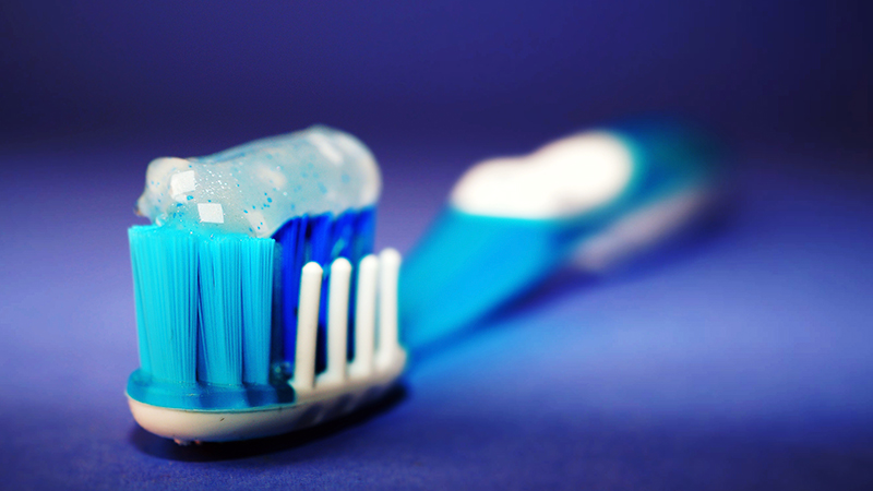 toothpaste with flouride